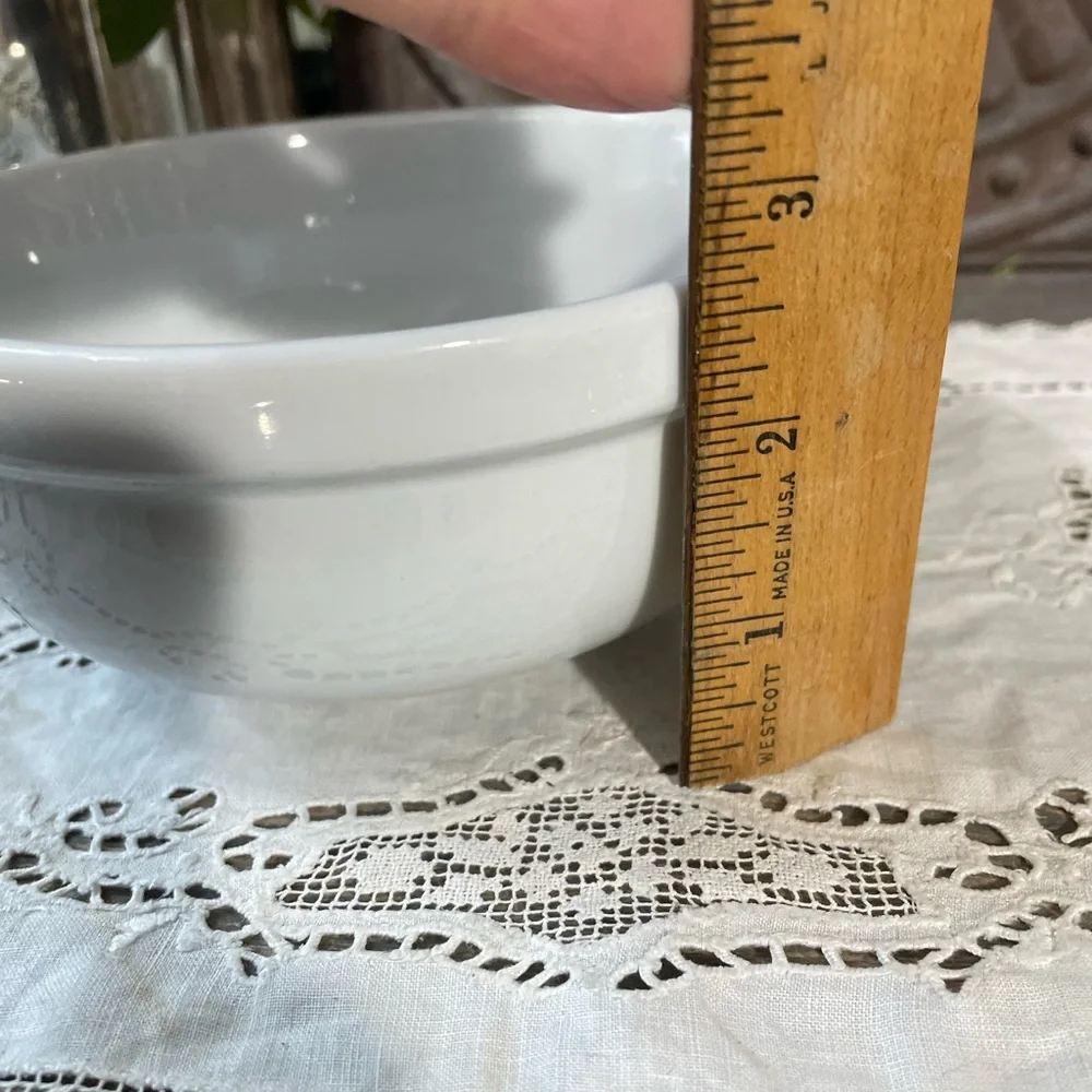 Williams Sonoma white ceramic stoneware cereal soup bowl